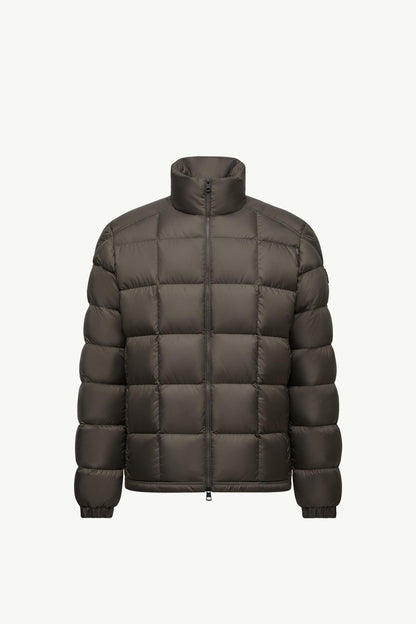 Eglise Square-Quilted Hooded Short Down Jacket